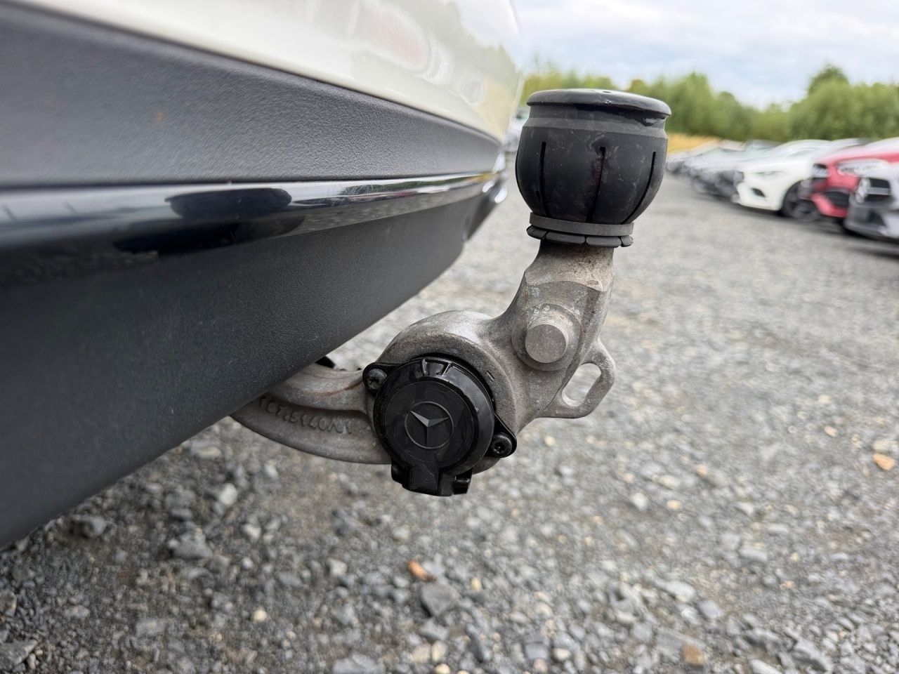Fahrzeugabbildung Mercedes-Benz E 300 de 4M T NIGHT+AHK+PANO+360°+EASYPACK+