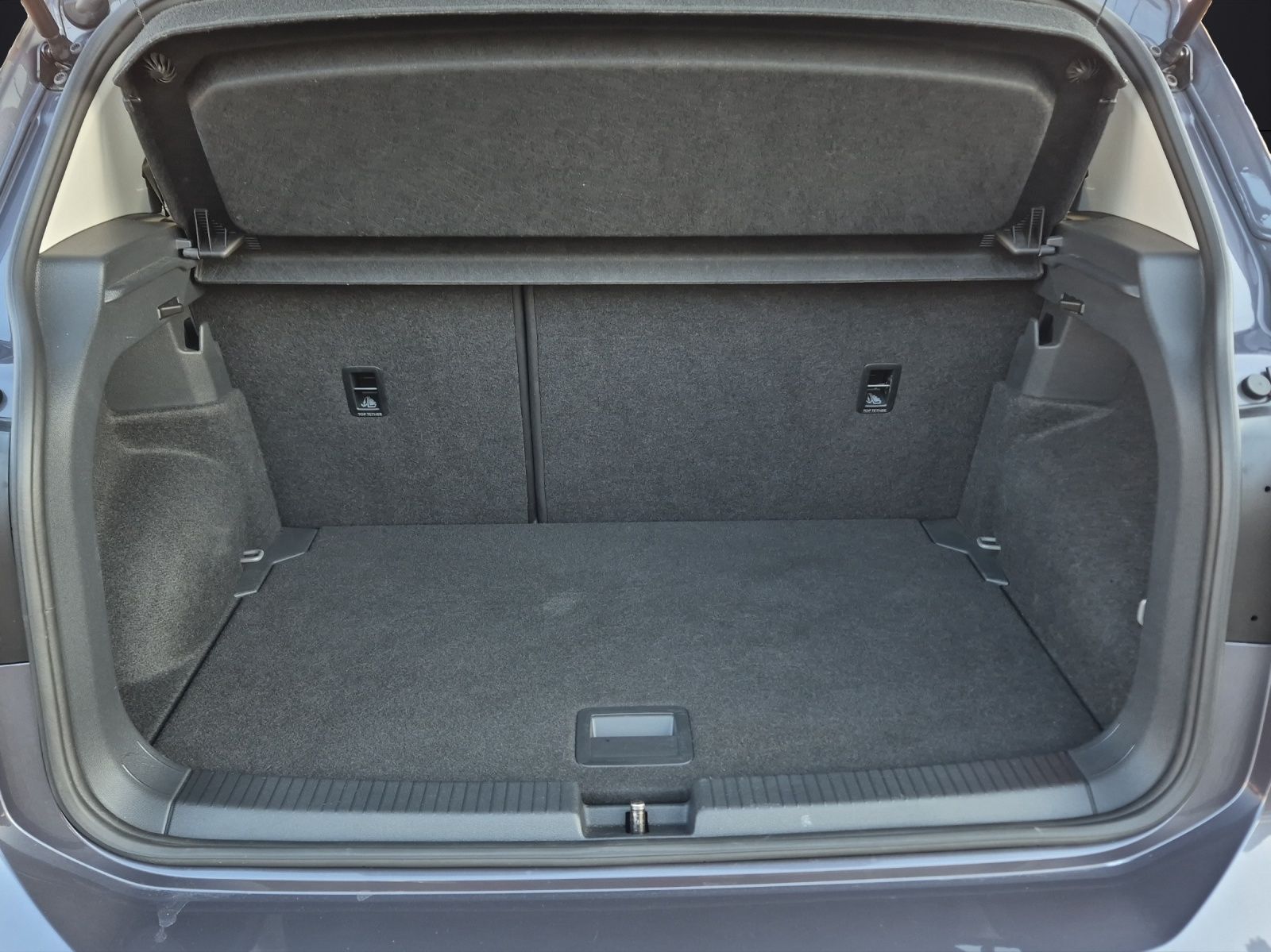 Fahrzeugabbildung Volkswagen T-Cross 1.0 TSI Move DSG LED AHK ACC Navi RearVi