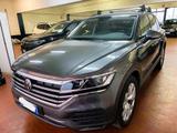 Volkswagen Touareg 3.0 V6 TDI SCR Elegance PREZZ - Volkswagen Touareg mit Diesel-Antrieb: Kombi