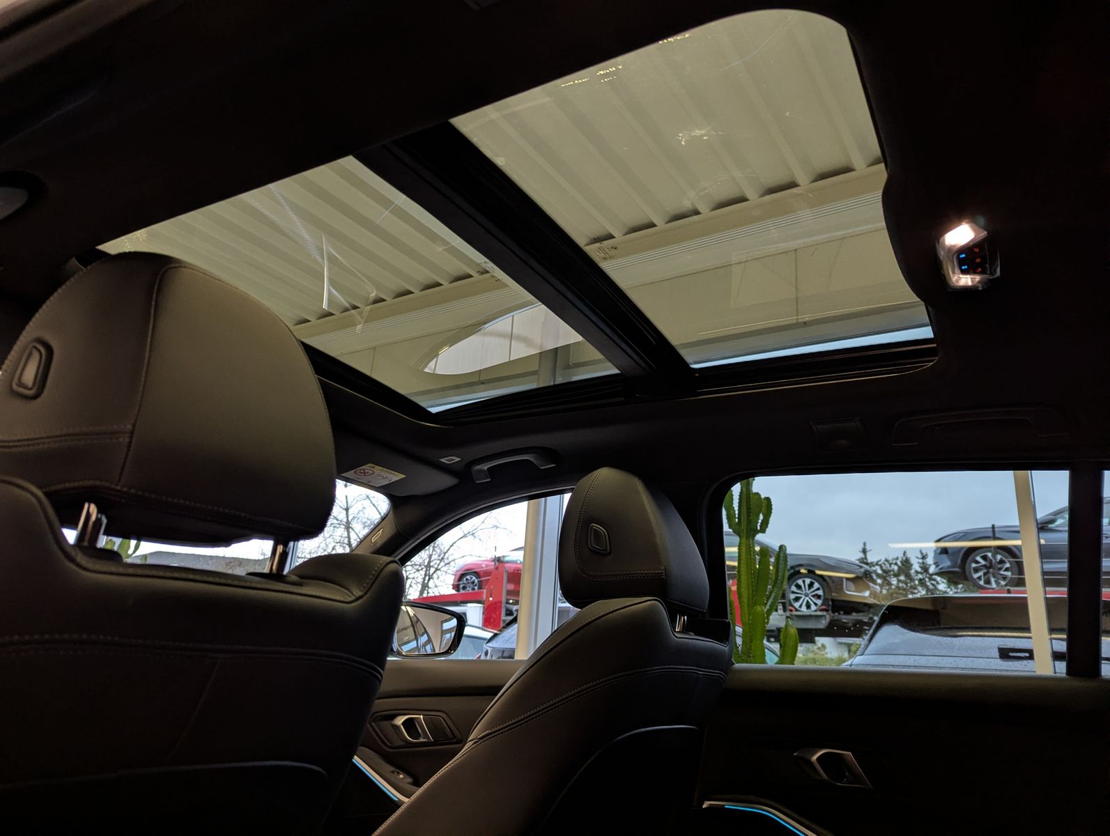 BMW 330 d xD M-Sport Pano LED-adaptiv ACC AHK - Image 14