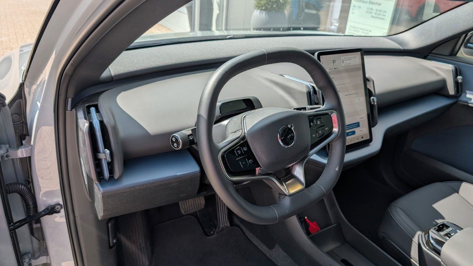 Fahrzeugabbildung Volvo EX30 CC Cross Country AWD | PANO | Performance