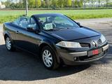 Renault Megane II Coupe / Cabrio Dynamique *Klimaaut.* - Renault Megane aus 2006 mit Diesel-Antrieb