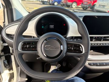 Fahrzeugabbildung Fiat 500 e Icon Navi SHZ DAB Temp. Klimaaut. uvm.