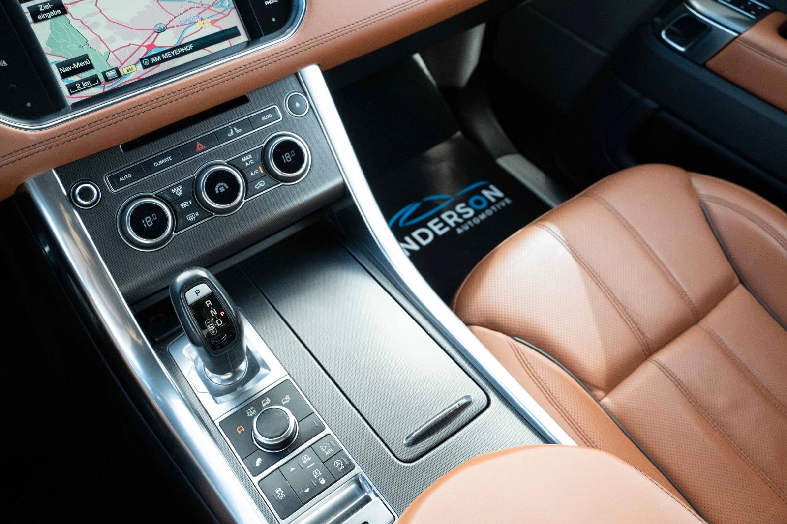 Fahrzeugabbildung Land Rover RANGE ROVER V6 AUTOBIOG LED VIRTC SITZBEL WLAN