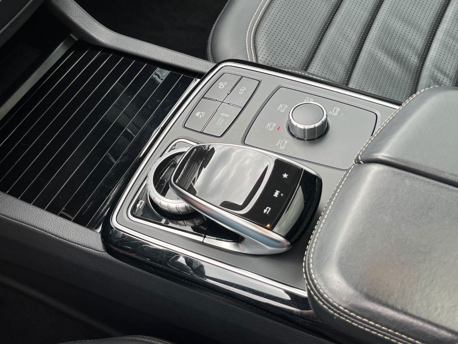 Fahrzeugabbildung Mercedes-Benz *INFERNO*4Matic*HK Audio*SHZ*NAVI*