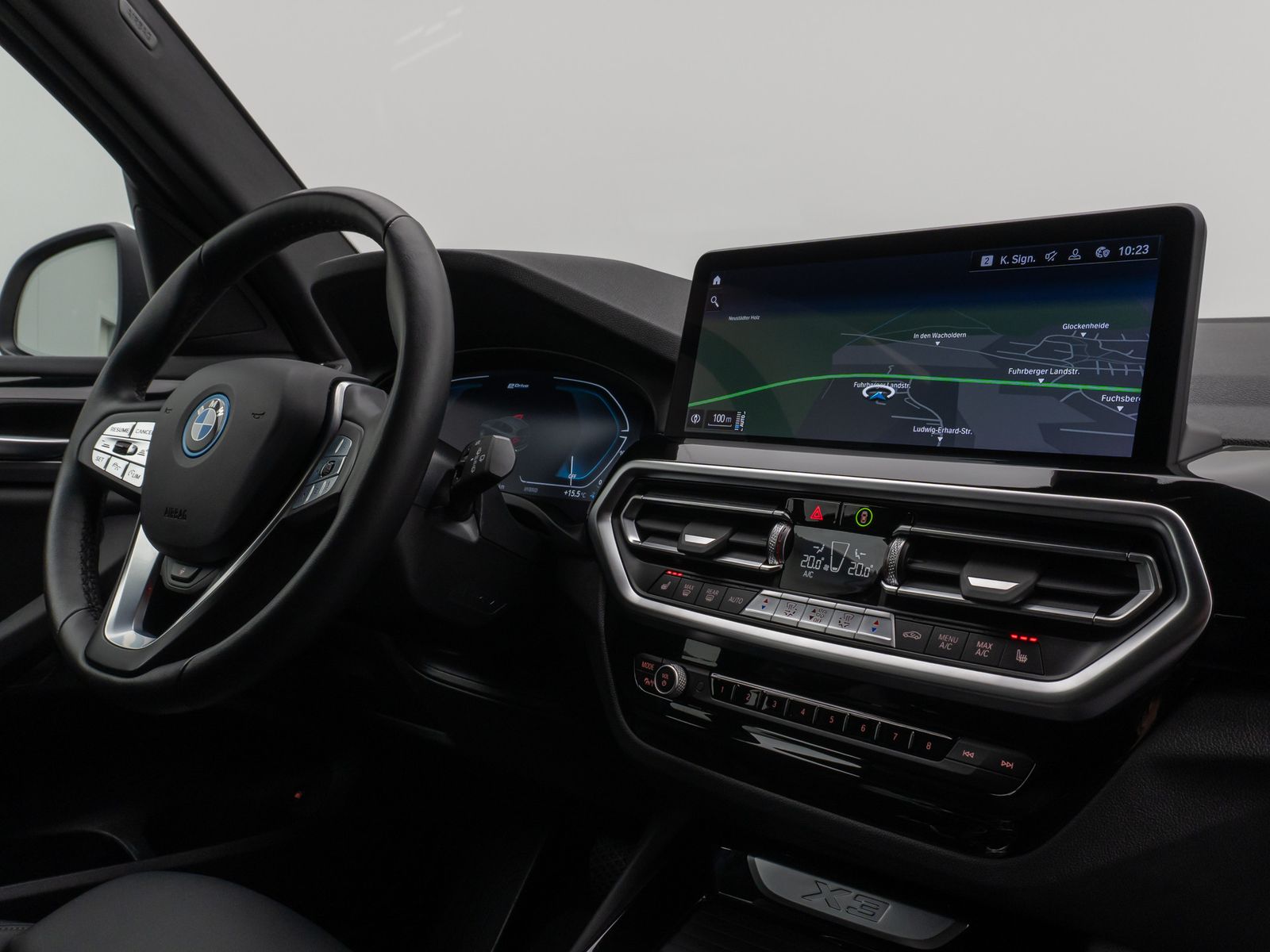 Fahrzeugabbildung BMW X3 xD30e Kamera HUD DAB HiFi Stop&Go AHK Sport