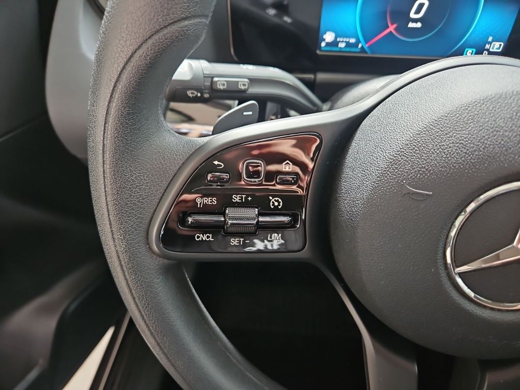 Fahrzeugabbildung Mercedes-Benz B 180 Totwi. Navi Multibeam SHZ SpurH KAM DAB