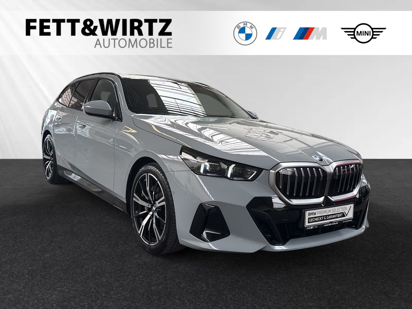 BMW 540d xDrive Touring M Sport AHK Pano 20 LMR B&W foto 1