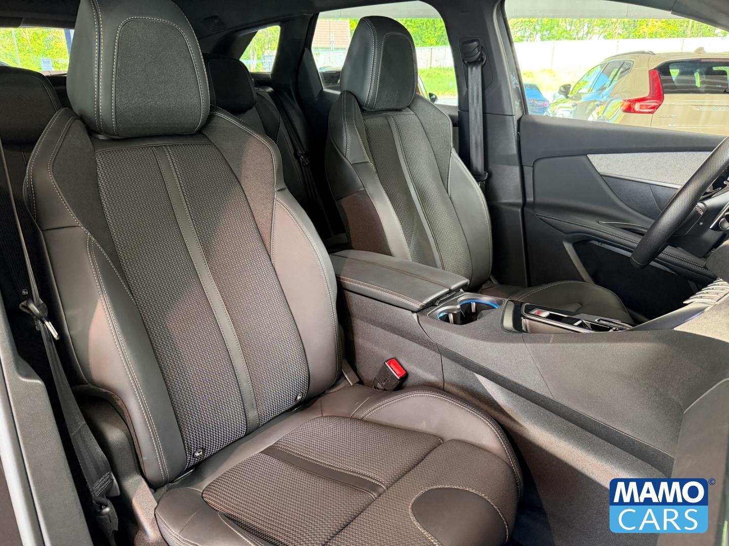 Peugeot 3008 Hybrid 136 GT  AHK/ACC/CAM/NAVI/SHZ