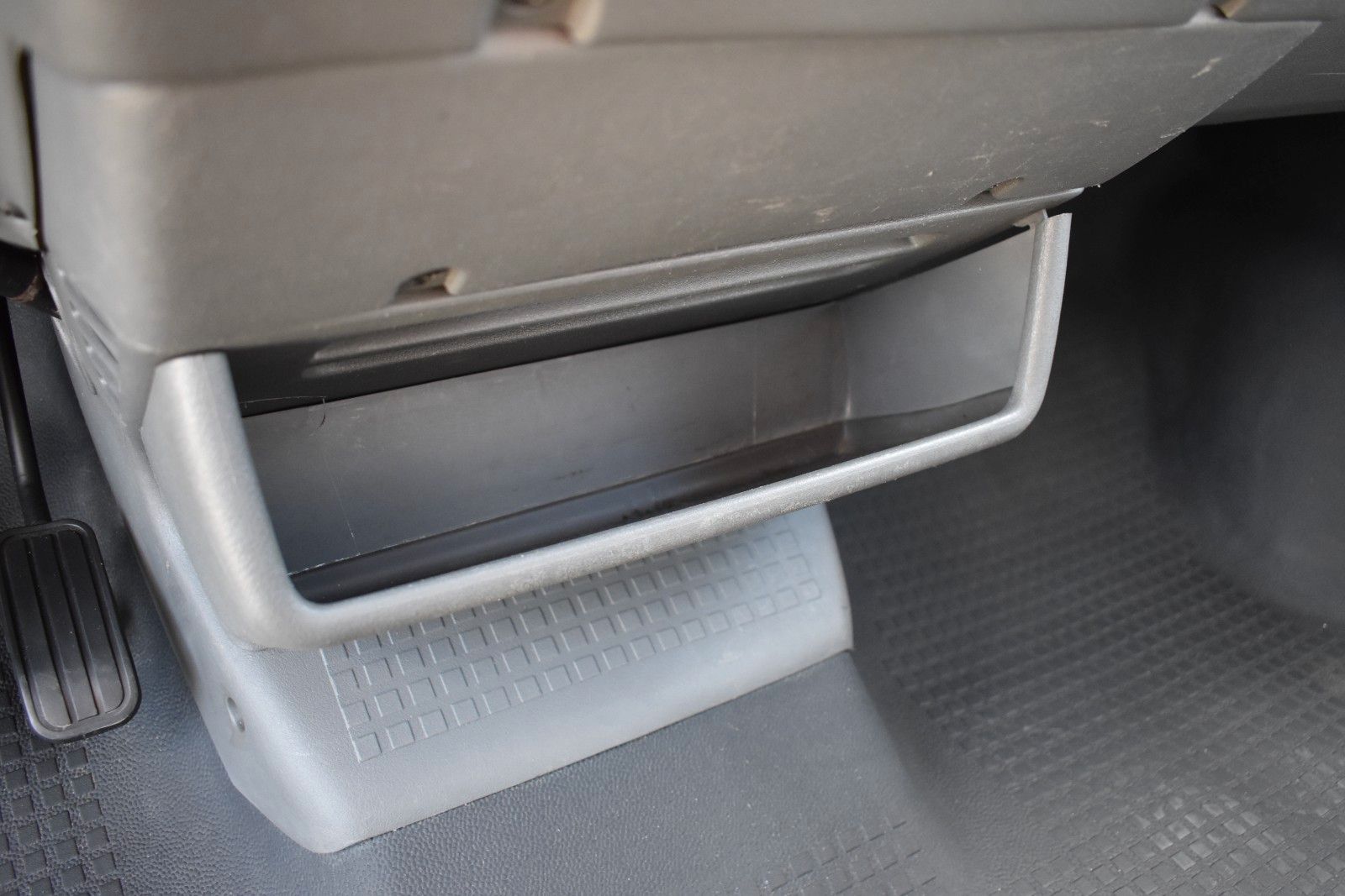 Fahrzeugabbildung Volkswagen T4 Caravelle 2.5 TDI KLIMA/SERVO/ABS/AHK