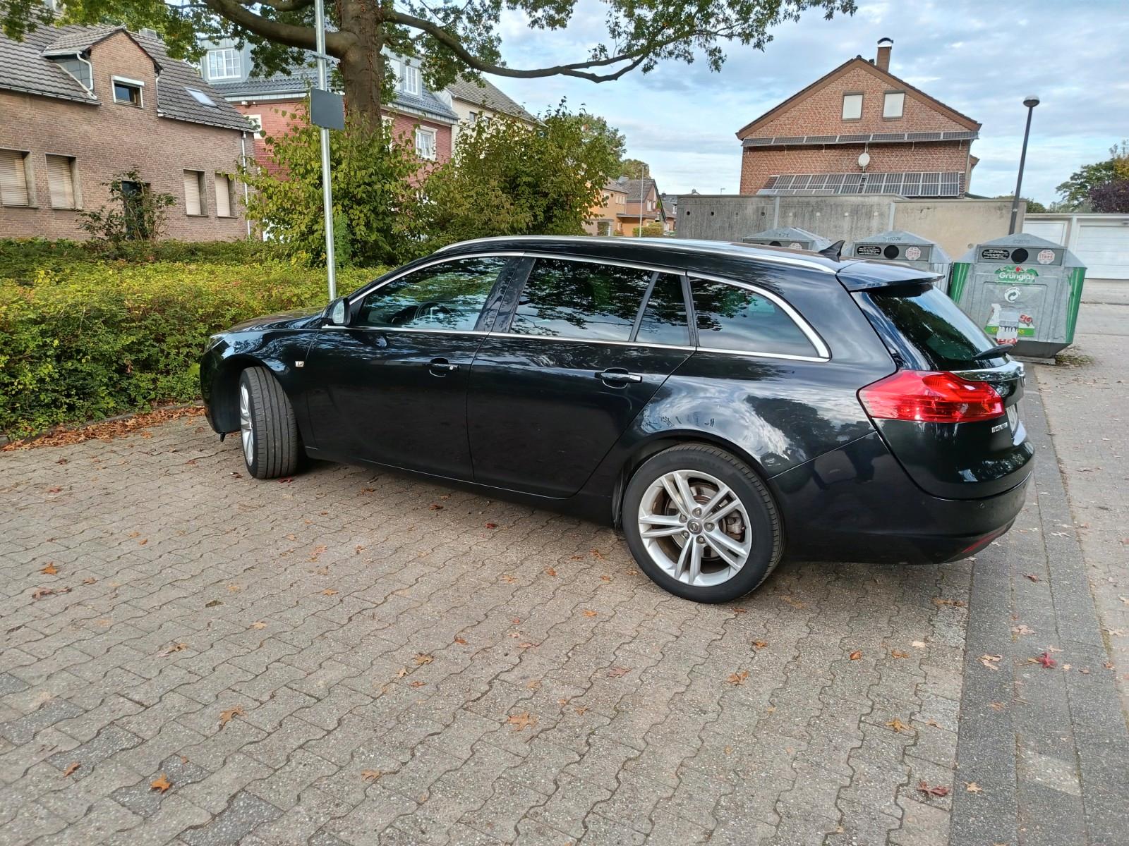 Opel Insignia 2010 — interior
