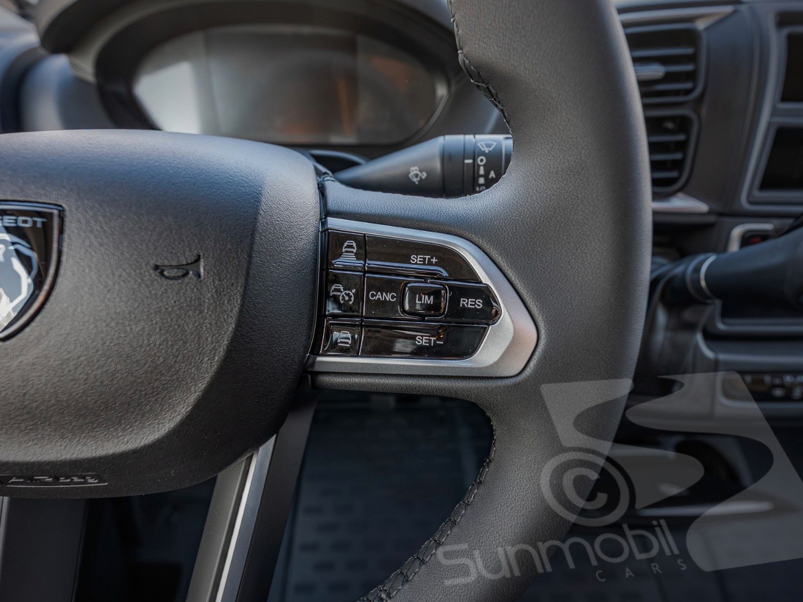 Fahrzeugabbildung Crosscamp EXPDN 7.0 E Peugeot Automatik