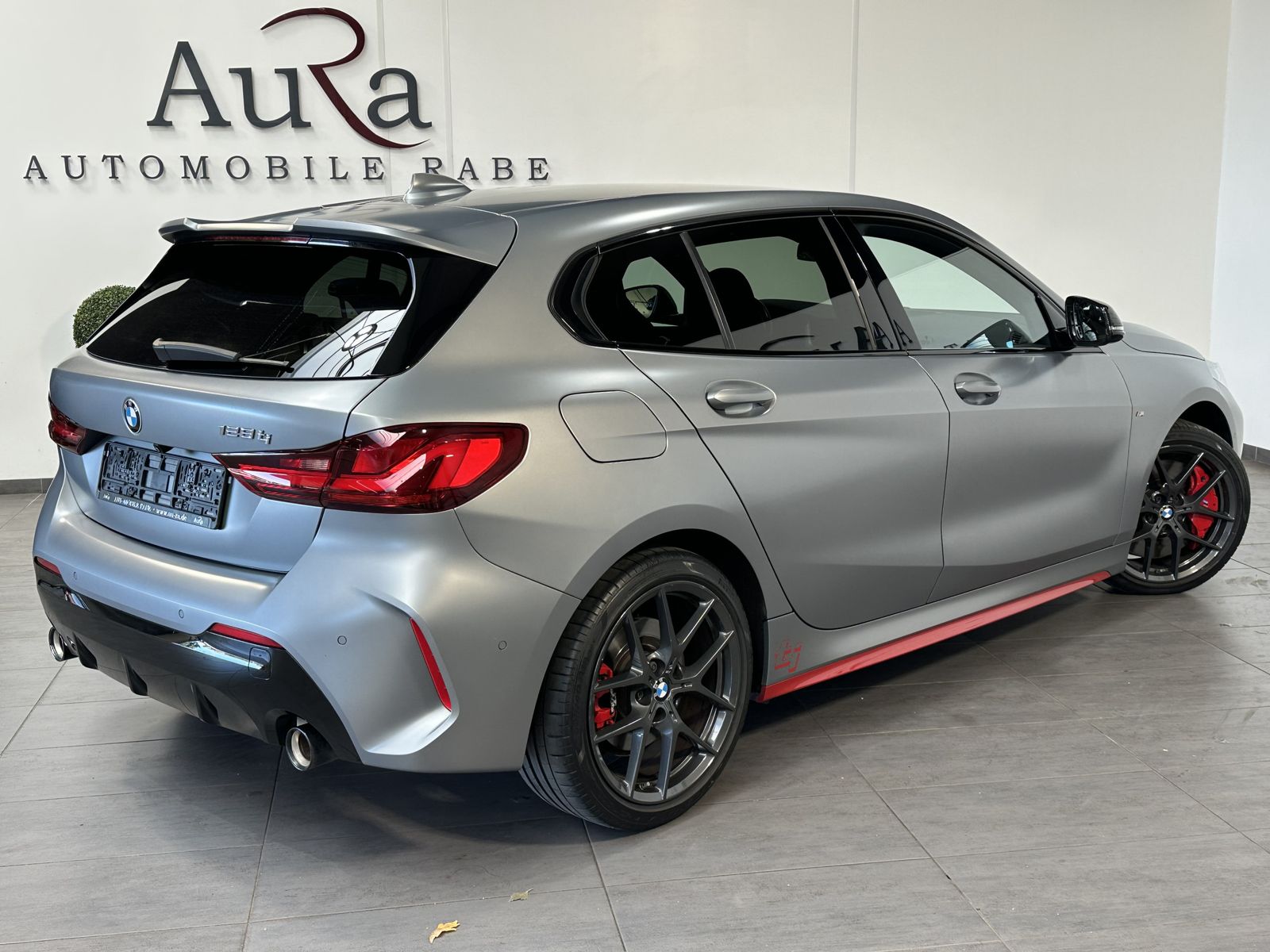 Fahrzeugabbildung BMW 128ti 5-Türer Individual NAV+LED+KAMERA+18ZO+VC