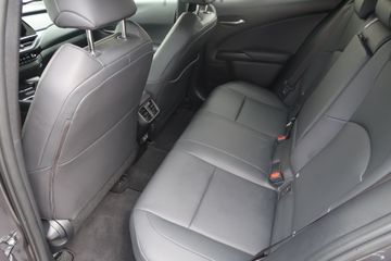 Lexus UX - 11