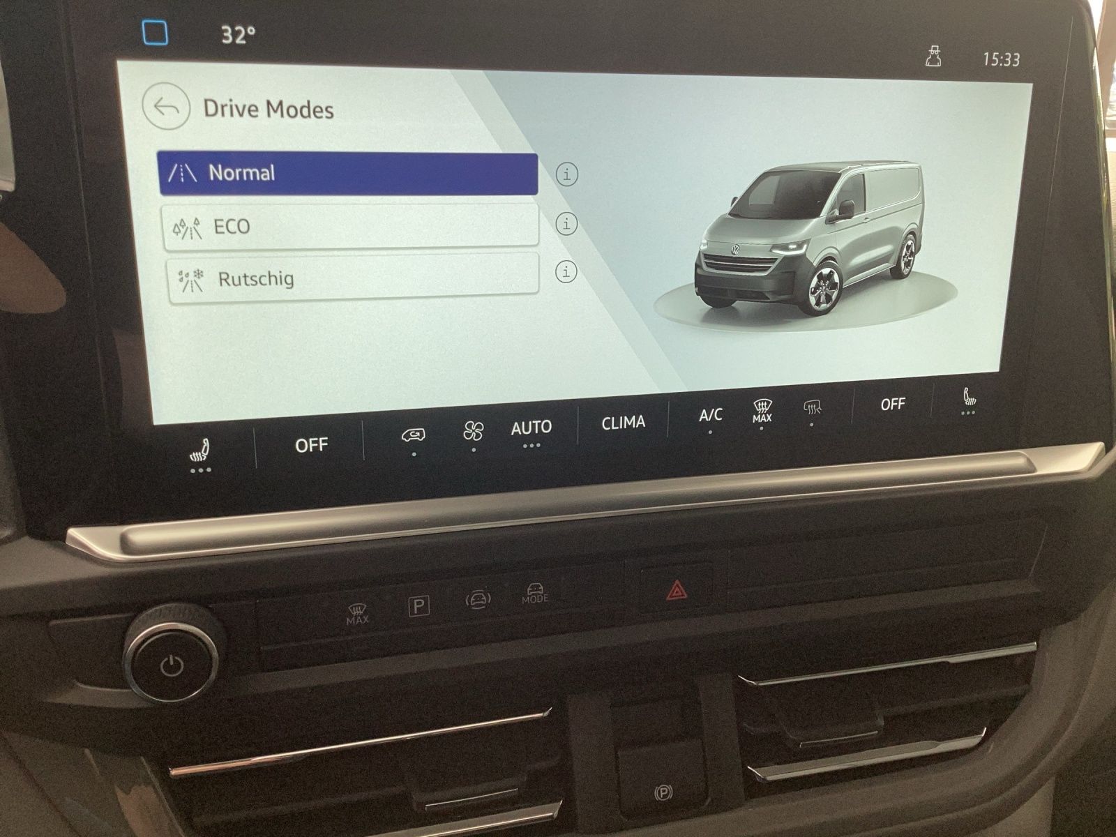 Fahrzeugabbildung Volkswagen T7 Transporter Kasten TDI 81 kW KR PDK LANE ASSI