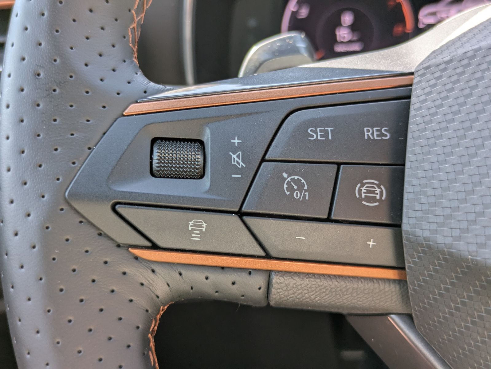 Fahrzeugabbildung CUPRA Formentor 1.5 TSIDSG ACC*DCC*LED*KAMERA*19"ALU