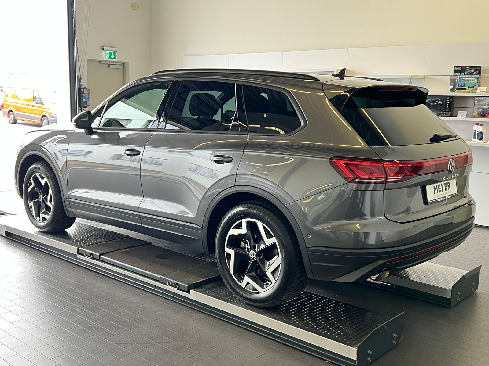 Fahrzeugabbildung Volkswagen Touareg 3.0 TDI 4MOTION *AHK, Luft, Leder, ACC,