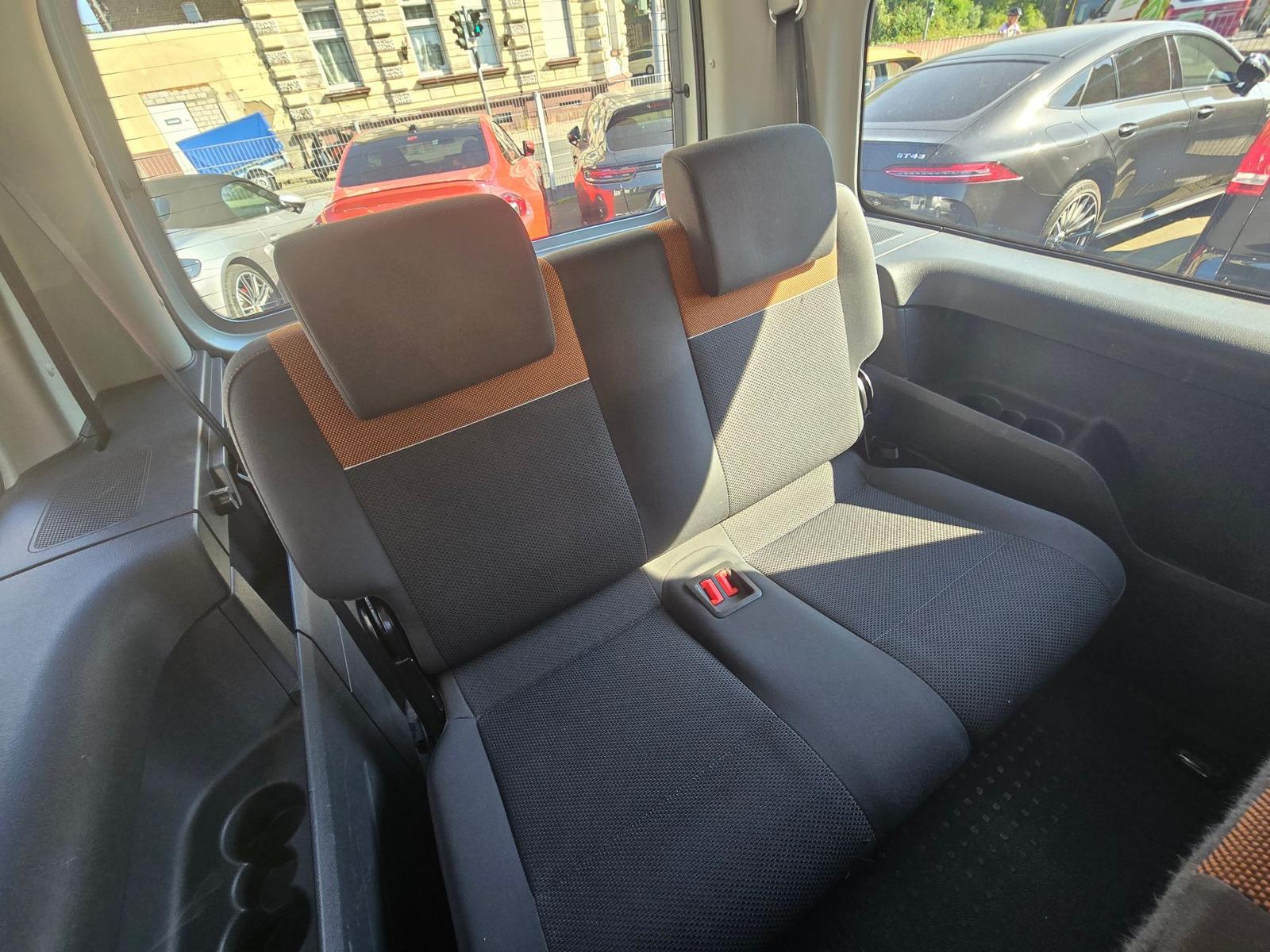 Volkswagen Caddy Maxi 1.2 TSI BMT JAKO-O Edition/7Sitzer/Na