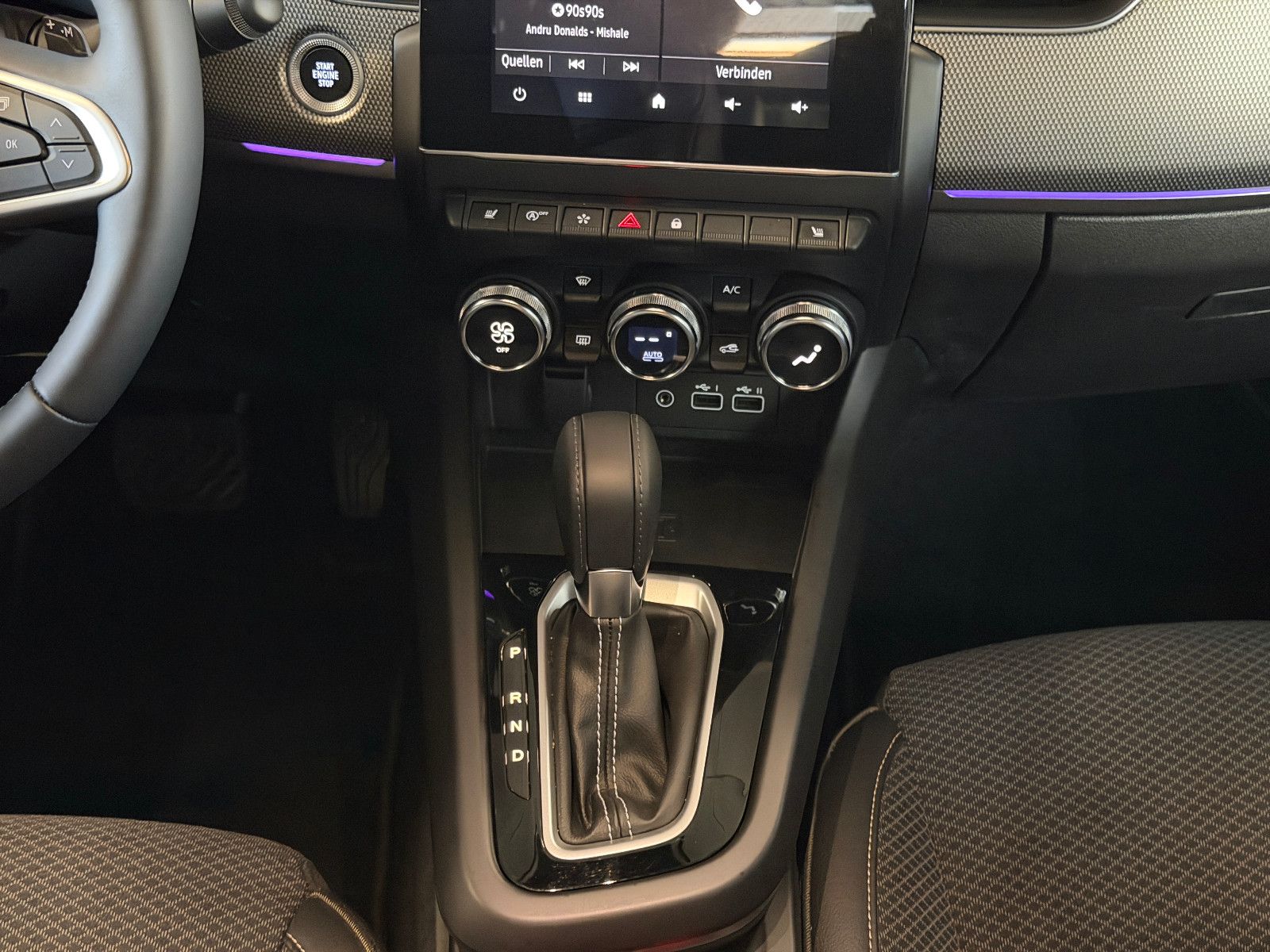 Fahrzeugabbildung Renault Arkana Techno/KAMERA/AMBIENTE/KAMERA/LEDER/ACC