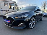 Hyundai i30 Fastback Premium*Leder*Kamera*Nav*vollaustat - Hyundai i30 Premium mit Benzin-Antrieb