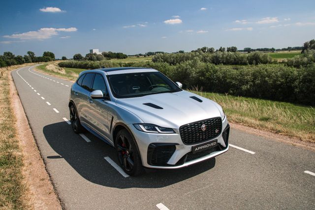 Jaguar F-Pace P550 SVR AWD