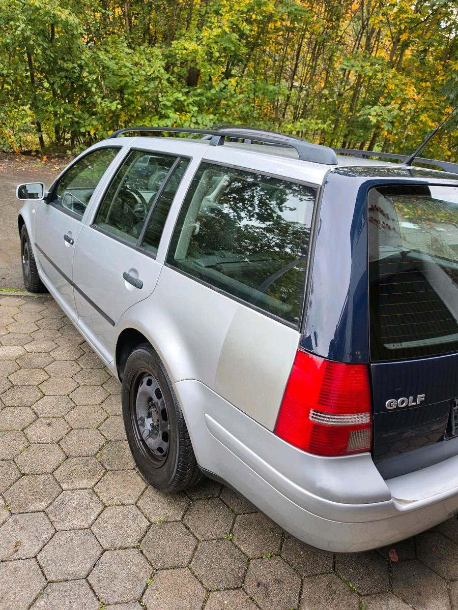 Volkswagen Golf 2004 — interior