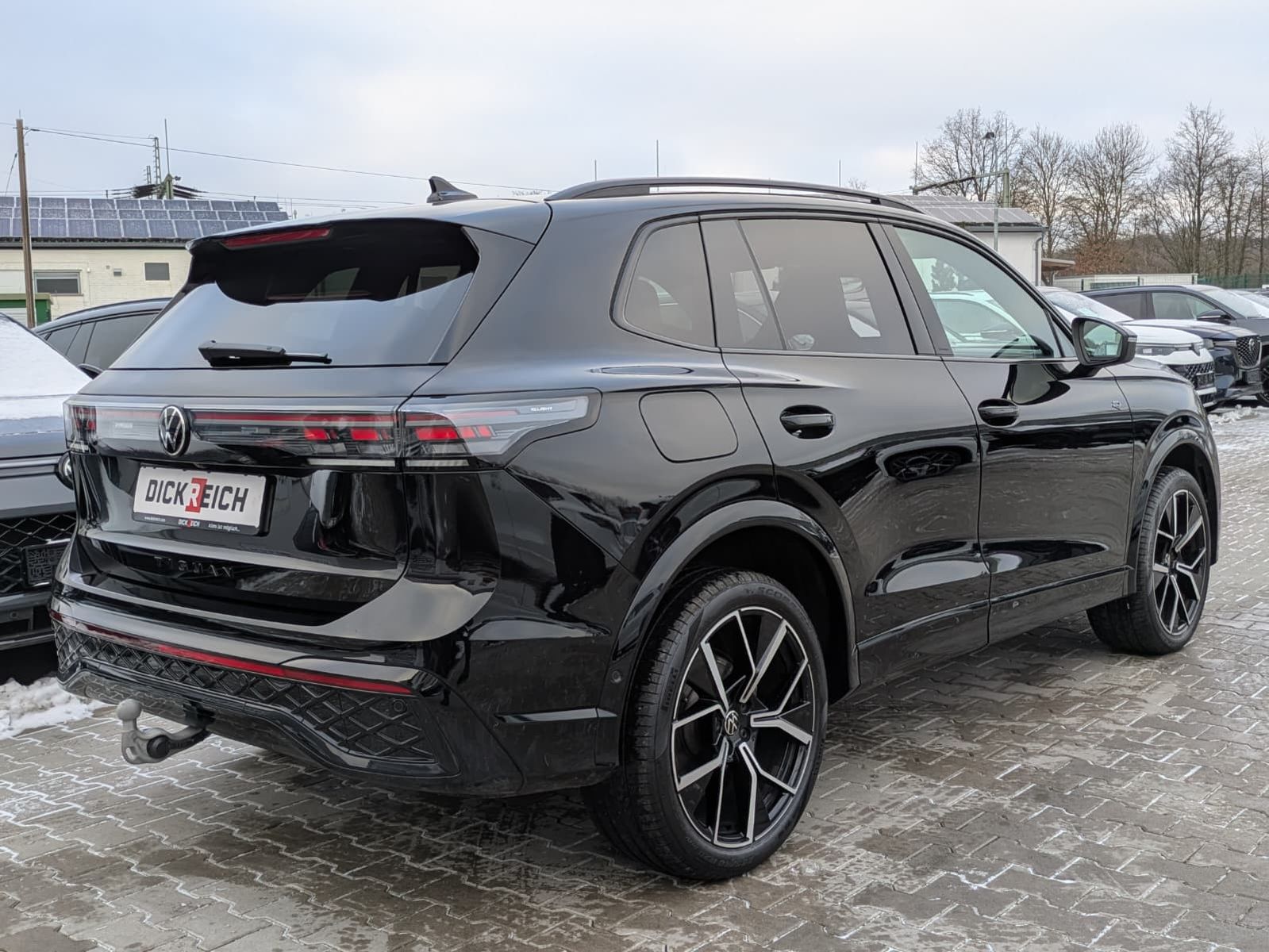 Fahrzeugabbildung Volkswagen Tiguan 2.0 TDI 4M R-Line PANO*H&K*AHK*MATRIX*20"