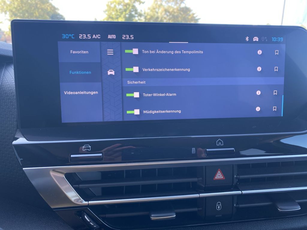 Fahrzeugabbildung Citroën C4 PureTech 130 Stop&Start EAT8 MAX *Alcantara*