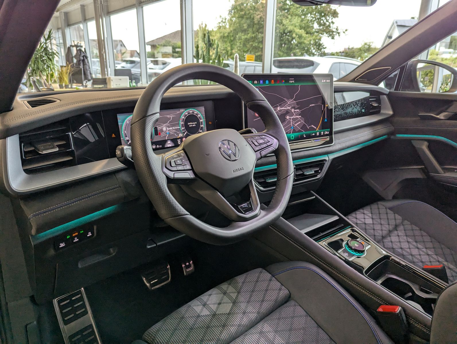 VW Tayron 2.0TDI 4M R-Line Launch Pano Black AHK 20 - Image 25