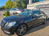 Mercedes-Benz E 250 Limousine*AVANTGARDE*NAVI*XENON*PDC*SHZ* - Mercedes-Benz E 250: Standheizung