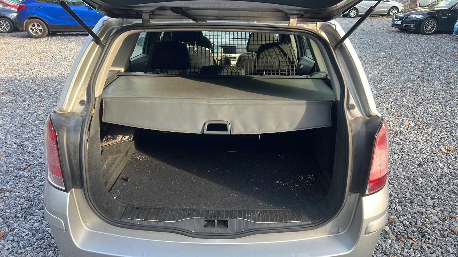Opel Astra 2008 — photo 14