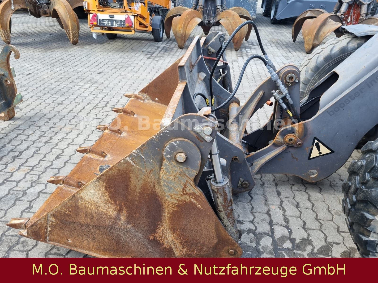 Fahrzeugabbildung Ahlmann AF 1200 / SW / Klappschaufel / Gabel