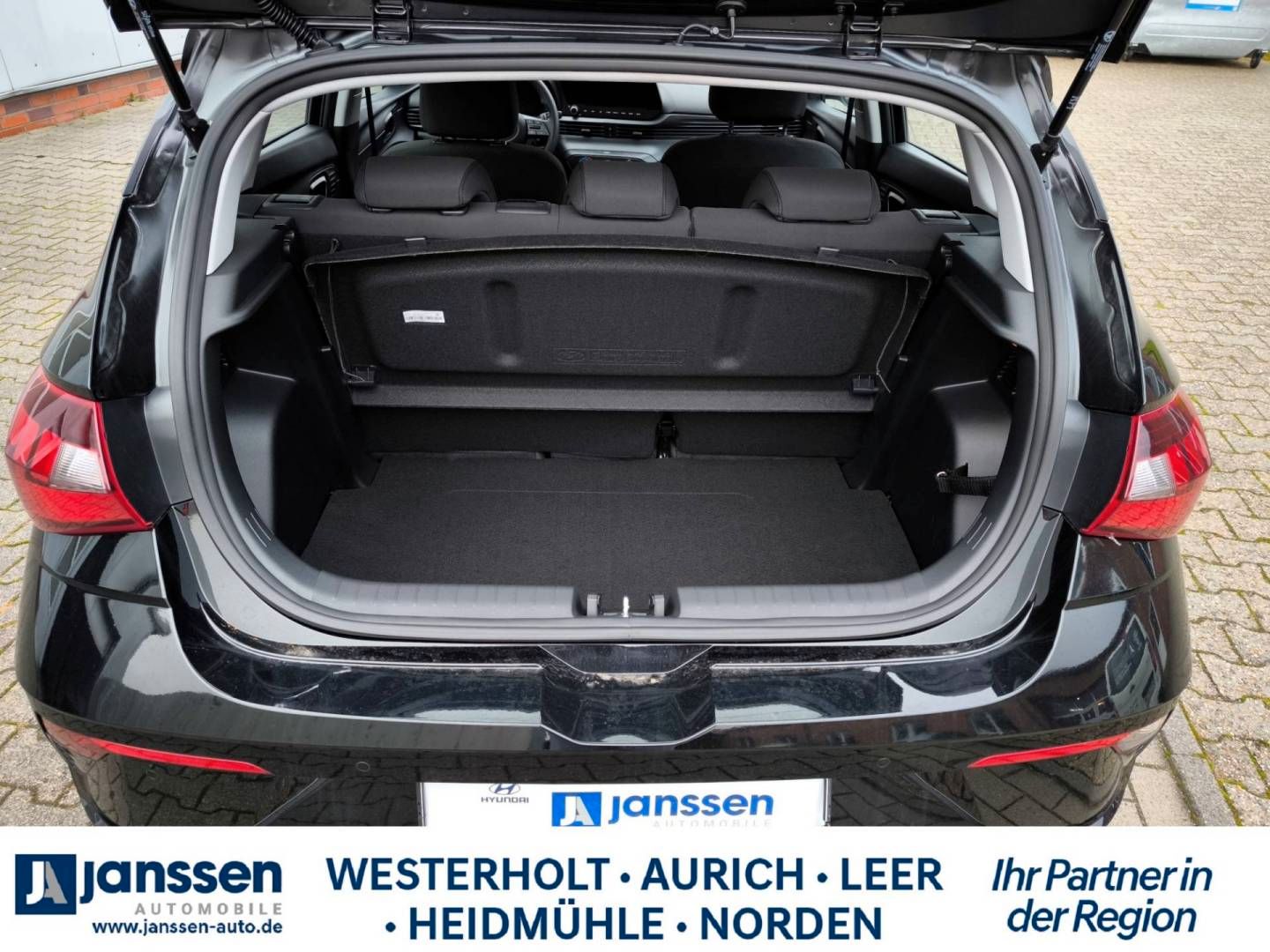 Fahrzeugabbildung Hyundai i20 Select Funktionspaket PDC Navi Rückfahrkamer