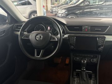 Skoda Superb COMBI 2.0 TDI DSG XENON NAVI ACC AHK