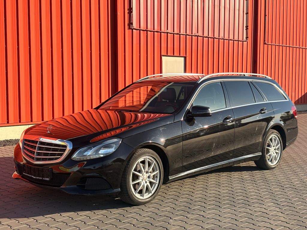 Image of Mercedes-Benz E 200