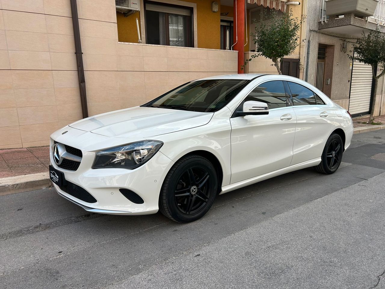MERCEDES-BENZ Mercedes-benz CLA 180 d "73.000 KM"