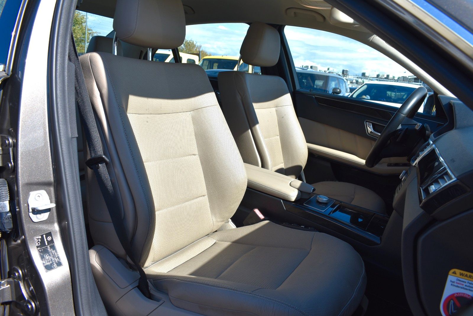 Fahrzeugabbildung Mercedes-Benz E 350 CGI Limousine STH/AHK/MEMORY/KEYLESS
