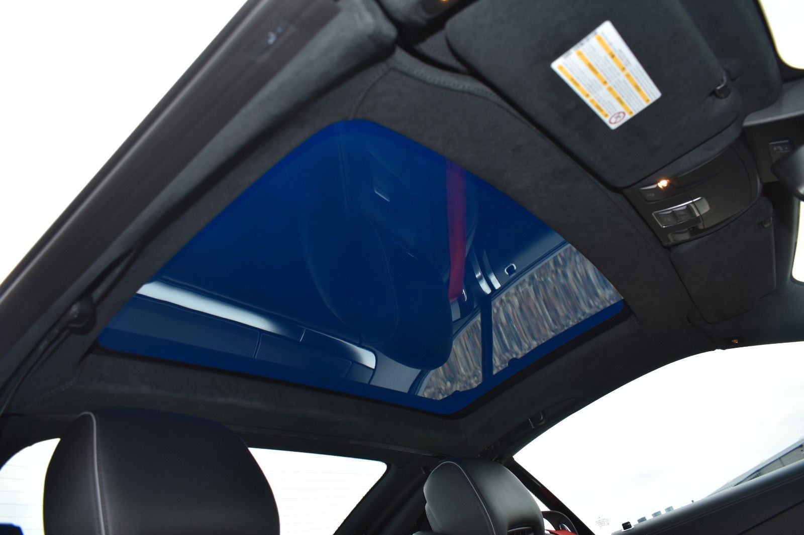 Fahrzeugabbildung Mercedes-Benz SL 63 AMG Carbonp.B&O Keramikbre. Softclose Gara