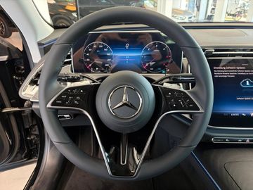 Mercedes E 220 - 11