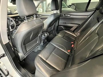 Alfa-Romeo Stelvio - 12