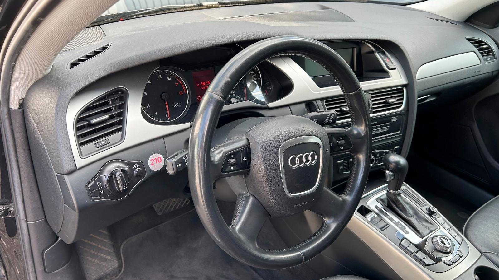 Audi A4 2009 — photo 28