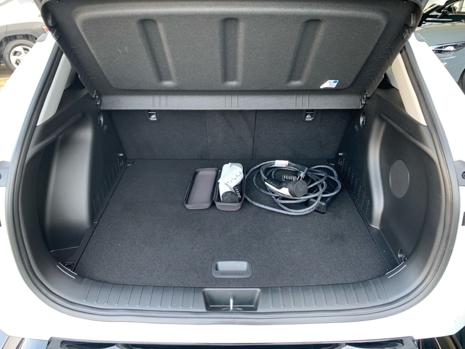 Fahrzeugabbildung Hyundai KONA Prime Elektro 65,4 kWh Sitz el.SD BOSE Assi