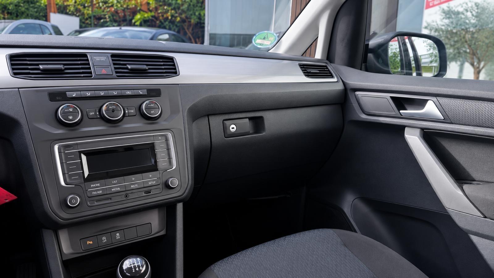 Volkswagen Caddy PKW Trendline BMT