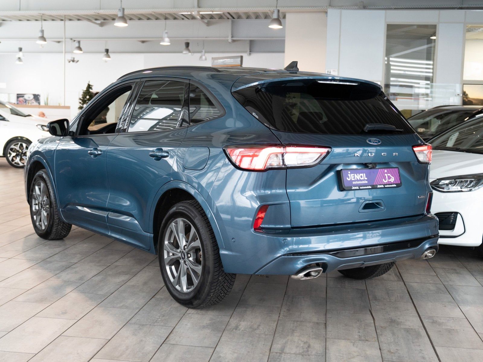 Fahrzeugabbildung Ford Kuga PHEV ST-Line/AUTOM/WINTER-P/AHK/KEYLESS