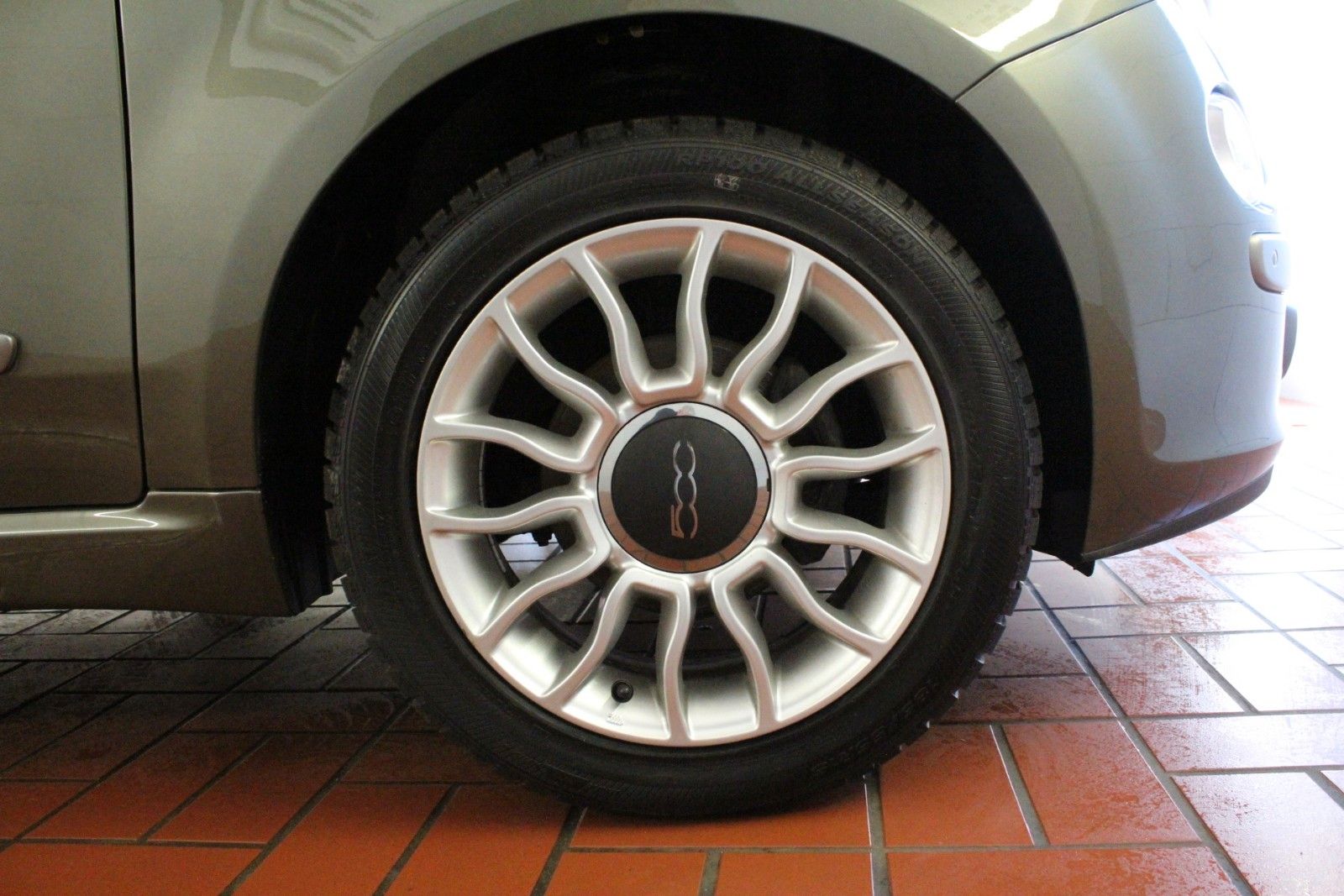 Fahrzeugabbildung Fiat 500 1.2 8V *Sonderedition by Diesel*