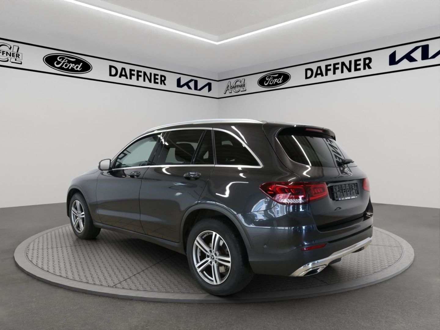 Fahrzeugabbildung Mercedes-Benz GLC 200 4Matic e. Heckklappe AHK Navi LED