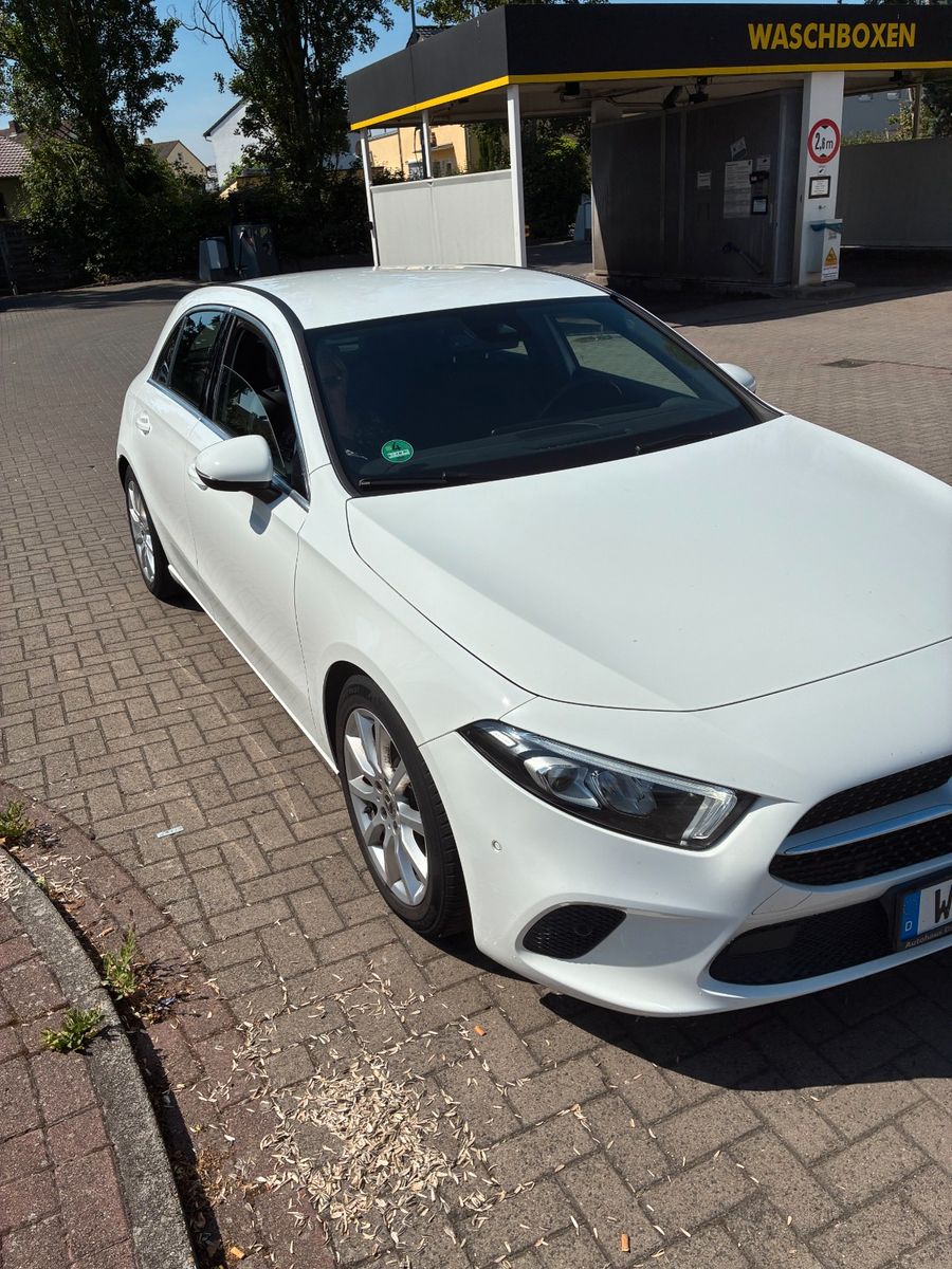 MERCEDES-BENZ A 220 4MATIC DCT -