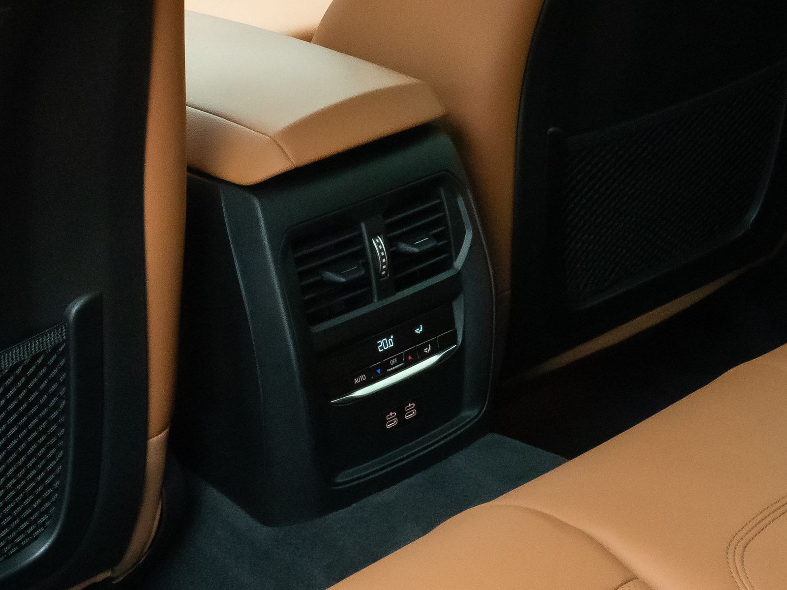 Fahrzeugabbildung BMW 330e Luxury Line 360°Laser HUD DAB HiFi Sport