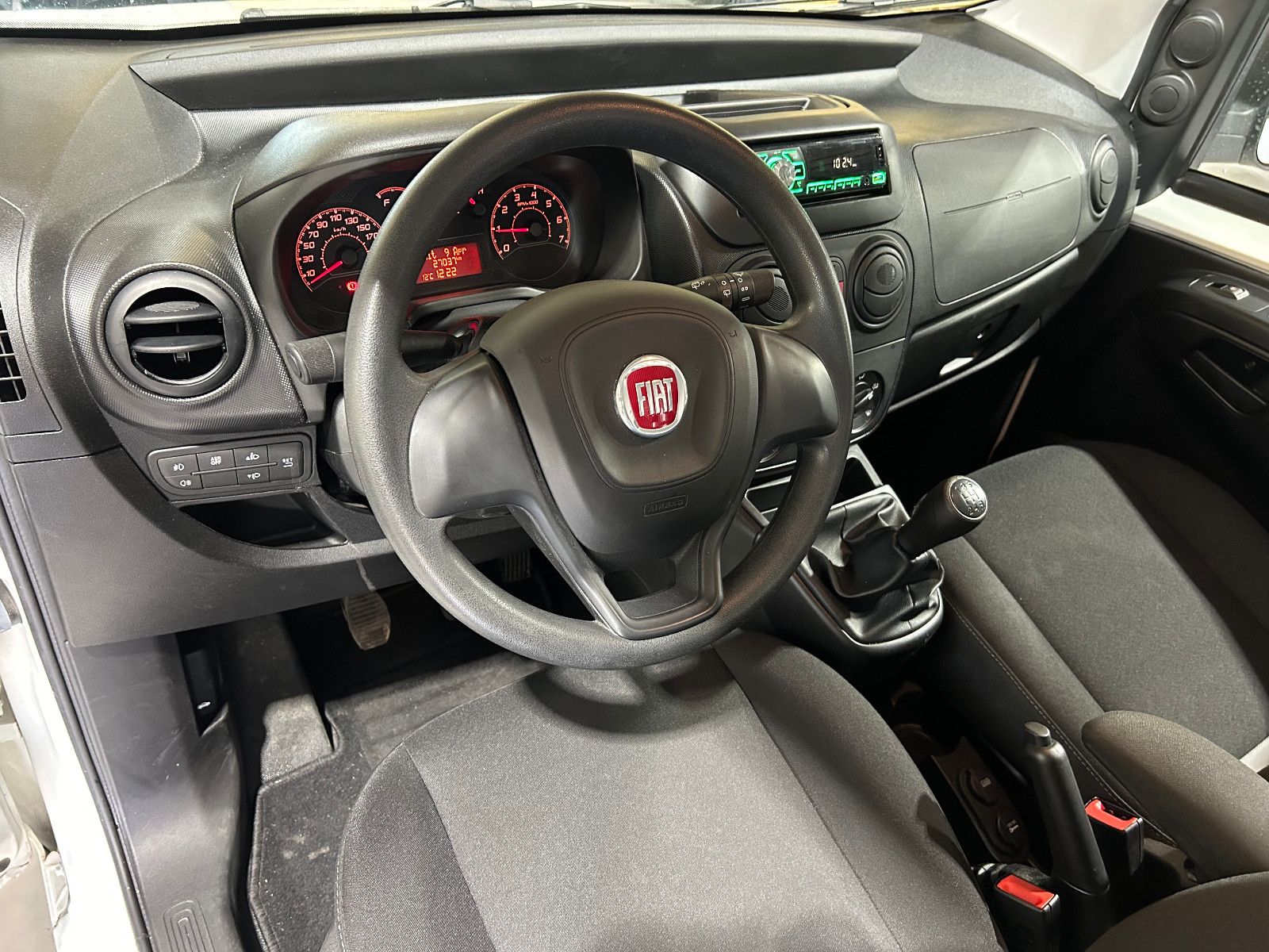 Fahrzeugabbildung Fiat Fiorino SX Kombi/RADIO/4-SITZ/SHZ/SCHIEBETÜR L+R