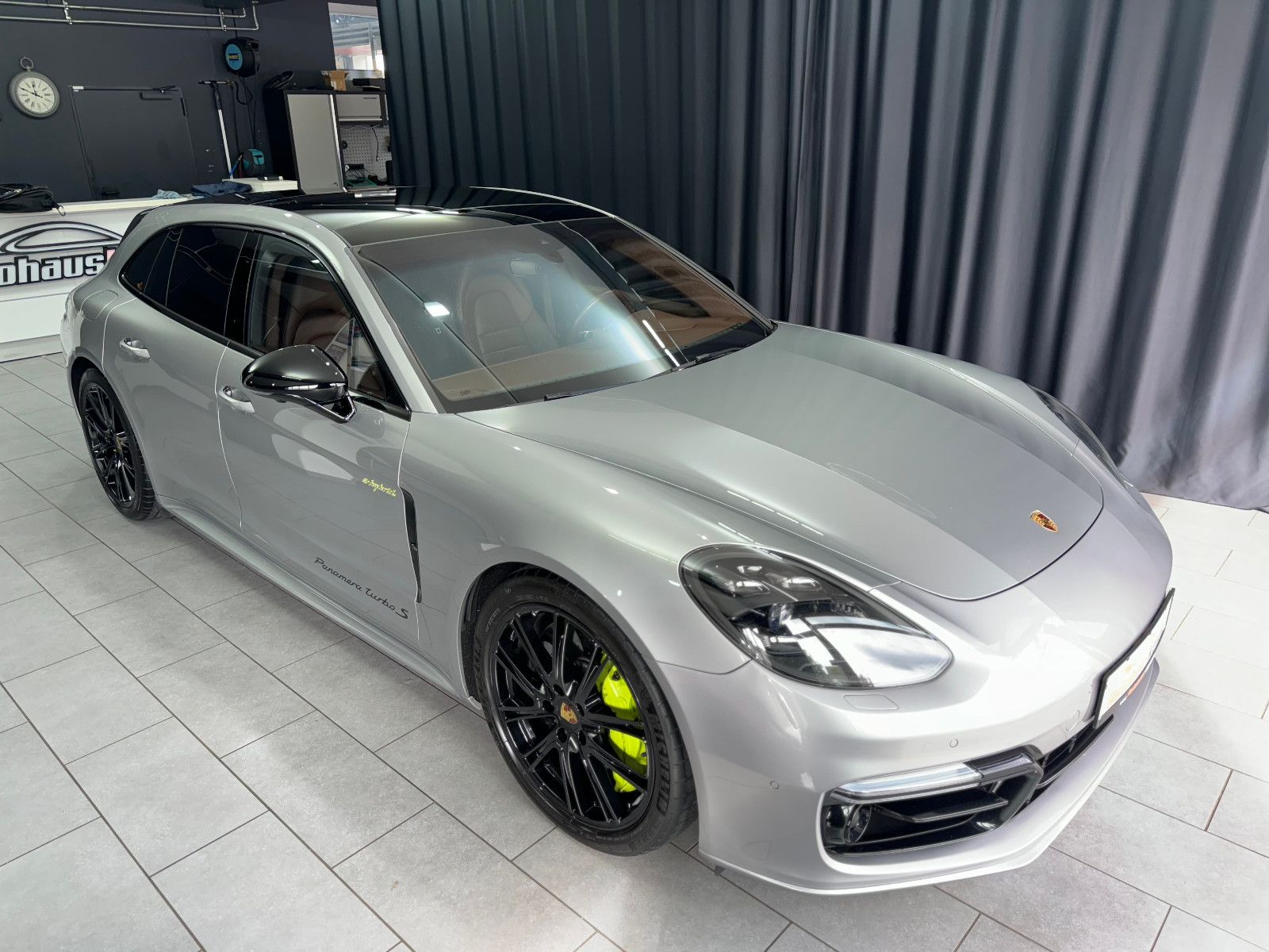 Fahrzeugabbildung Porsche Panamera Sport Turismo Turbo S E-Hybrid*PCCB*ACC